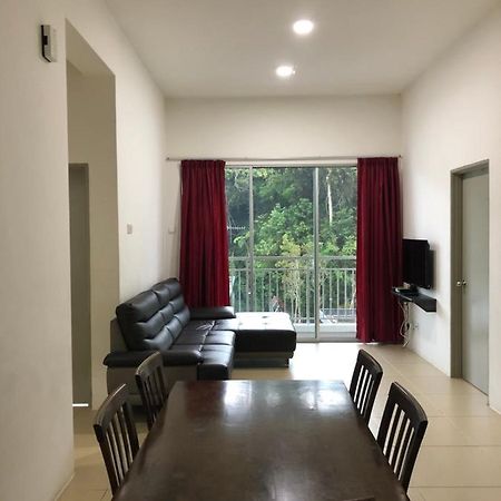 Golden Hill 3 Room Apt @ Night Market Κάμερον Χάιλαντς Εξωτερικό φωτογραφία