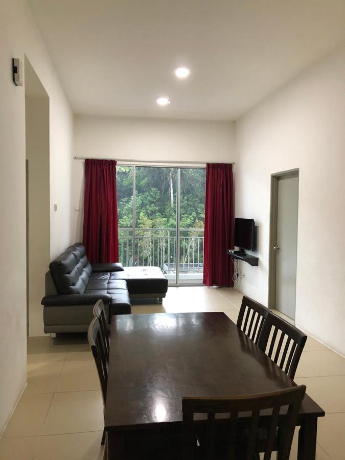 Golden Hill 3 Room Apt @ Night Market Κάμερον Χάιλαντς Εξωτερικό φωτογραφία